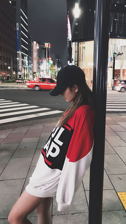 时尚长腿性感美女街头图片20190102聚神铺搜集.jpg